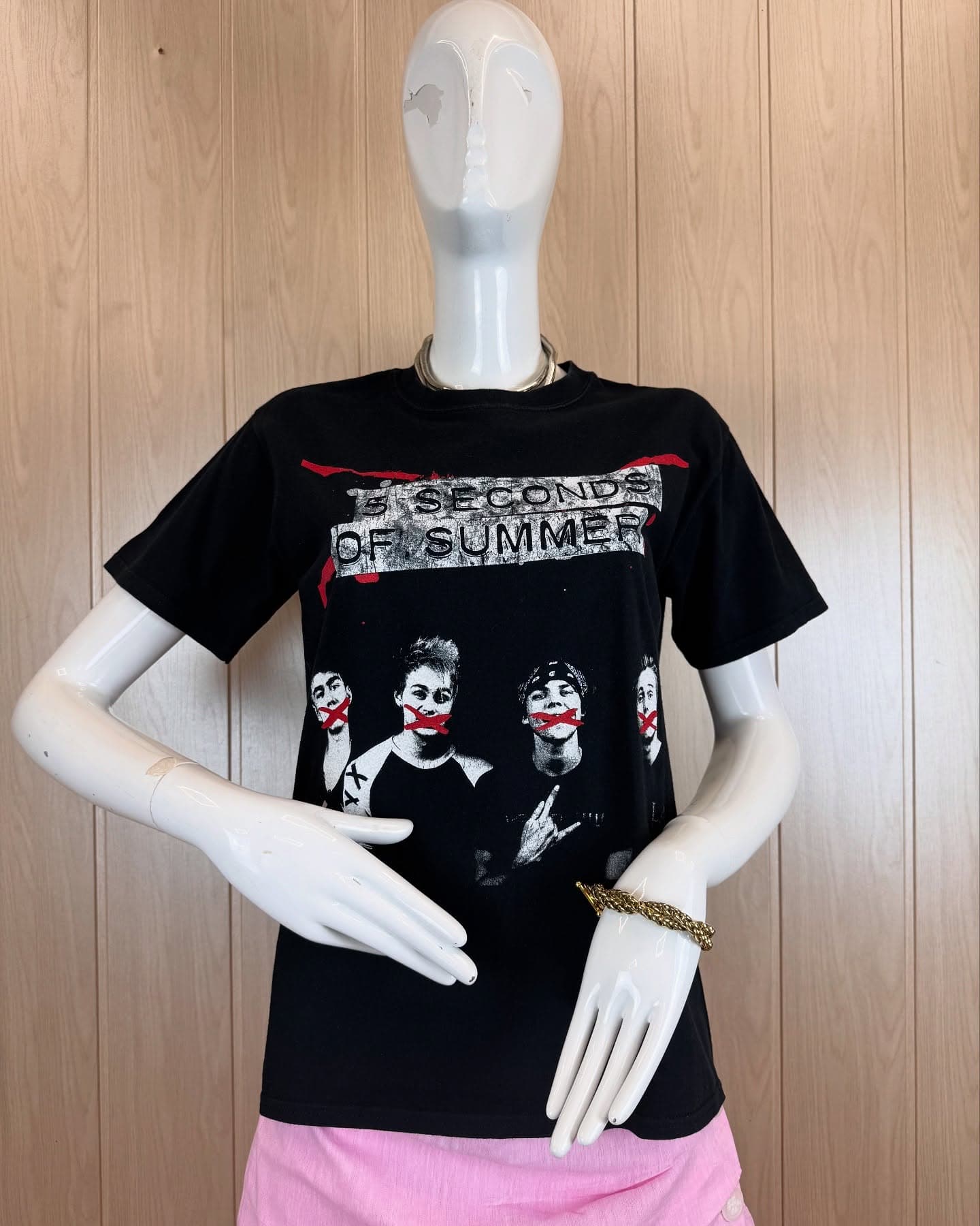 Класна футболка мерч 5 Seconds of Summer 🖤